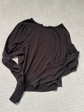 Black Long-Sleeve Women's Top - Classic Lightweight Tee